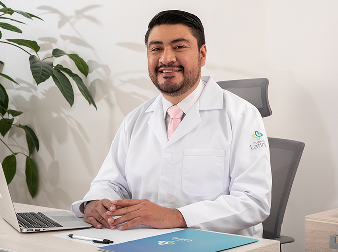 Dr. Walter Segovia